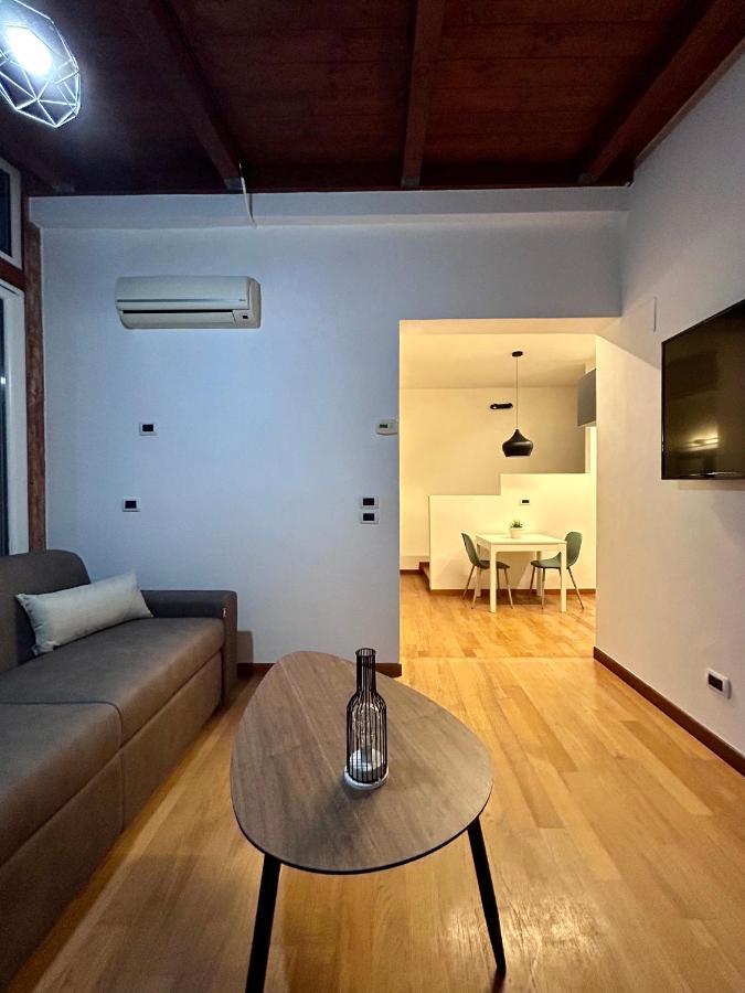 Isola Rovi Apartment Бари Екстериор снимка