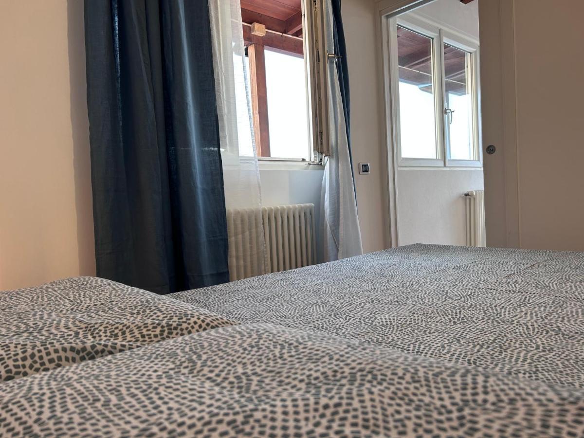 Isola Rovi Apartment Бари Екстериор снимка