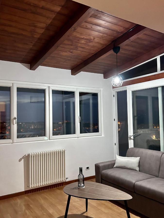 Isola Rovi Apartment Бари Екстериор снимка